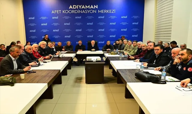 Bakan Adil Karaismailoğlu, Adıyaman’da afet koordinasyon toplantısı gerçekleştirdi Bakan Adil Karaismailoğlu, Adıyaman’da afet koordinasyon toplantısı gerçekleştirdi