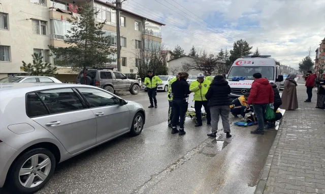 Bolu’da otomobilin çarptığı öğrenci yaralandı Bolu’da otomobilin çarptığı öğrenci yaralandı