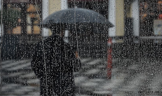 Deprem bölgesindeki 8 il için gök gürültülü sağanak uyarısı Deprem bölgesindeki 8 il için gök gürültülü sağanak uyarısı