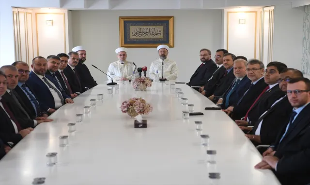Diyanet İşleri Başkanı Erbaş, Bulgaristan Başmüftüsü Aliş ile görüştü Diyanet İşleri Başkanı Erbaş, Bulgaristan Başmüftüsü Aliş ile görüştü