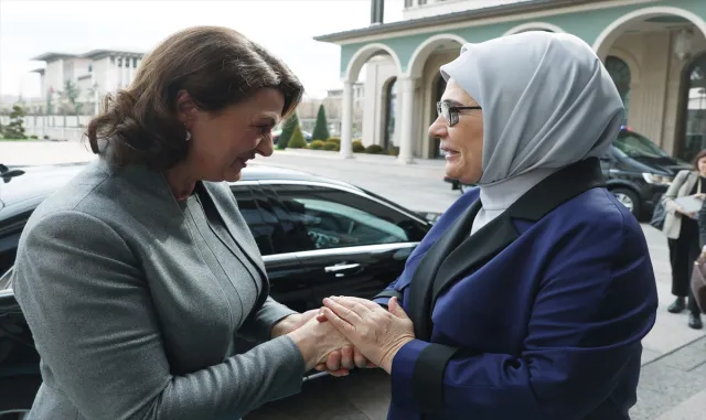 Emine Erdoğan’dan Litvanya Cumhurbaşkanı’nın eşi Diana Nausediene’ye teşekkür Emine Erdoğan’dan Litvanya Cumhurbaşkanı’nın eşi Diana Nausediene’ye teşekkür