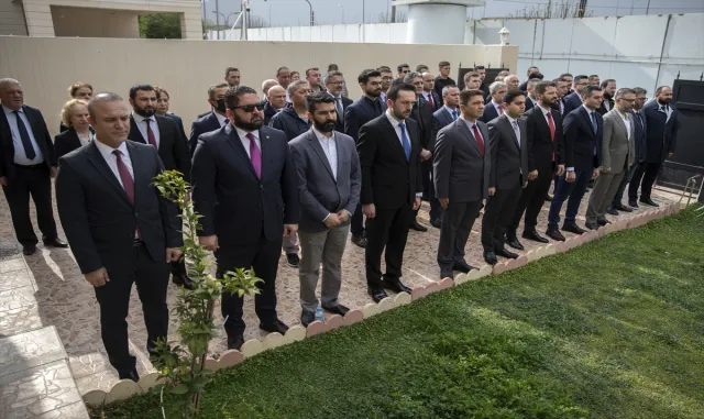 Erbil’de İstiklal Marşı’nın kabulünün 102. yılı ve Çanakkale Şehitleri için tören düzenlendi Erbil’de İstiklal Marşı’nın kabulünün 102. yılı ve Çanakkale Şehitleri için tören düzenlendi