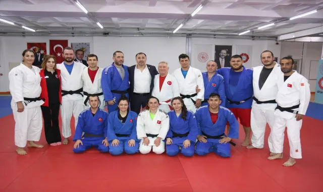 Görme Engelli Judo Milli Takımı, Ankara’da kampa girdi Görme Engelli Judo Milli Takımı, Ankara’da kampa girdi