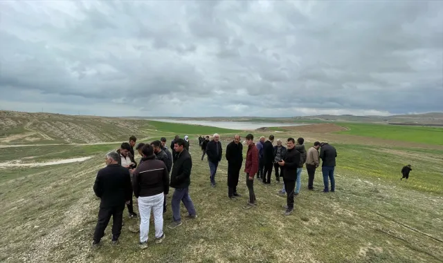GÜNCELLEME 2 - Şanlıurfa’da sel nedeniyle çöken yoldan geçen tır suya kapıldı GÜNCELLEME 2 - Şanlıurfa’da sel nedeniyle çöken yoldan geçen tır suya kapıldı
