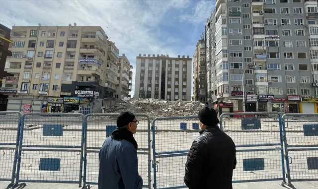 GÜNCELLEME 2 - Şanlıurfa’da yıkılan 6 katlı binanın enkazı kaldırıldı GÜNCELLEME 2 - Şanlıurfa’da yıkılan 6 katlı binanın enkazı kaldırıldı