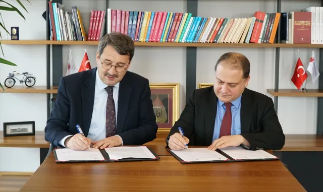 İHÜ ile Sermaye Piyasası Lisanslama Sicil ve Eğitim Kuruluşu arasında işbirliği protokolü İHÜ ile Sermaye Piyasası Lisanslama Sicil ve Eğitim Kuruluşu arasında işbirliği protokolü