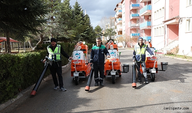 Kayseri’de parklar yerli elektrikli süpürge makinesi ile süpürülecek Kayseri’de parklar yerli elektrikli süpürge makinesi ile süpürülecek