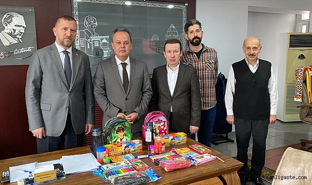 Kayseri Yozgatlılar Federasyonu’ndan deprem bölgesi öğrencilerine kırtasiye yardımı Kayseri Yozgatlılar Federasyonu’ndan deprem bölgesi öğrencilerine kırtasiye yardımı