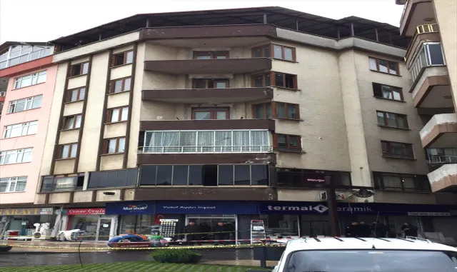 Ordu’da 2 kişiyi silahla yaralayan şüpheli polise teslim oldu Ordu’da 2 kişiyi silahla yaralayan şüpheli polise teslim oldu