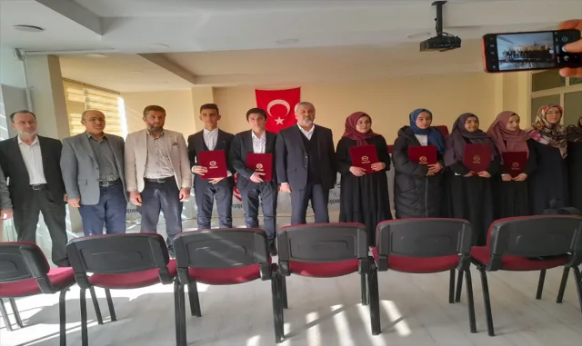 Seydişehir’de öğrenciler hafızlık belgelerini aldı Seydişehir’de öğrenciler hafızlık belgelerini aldı