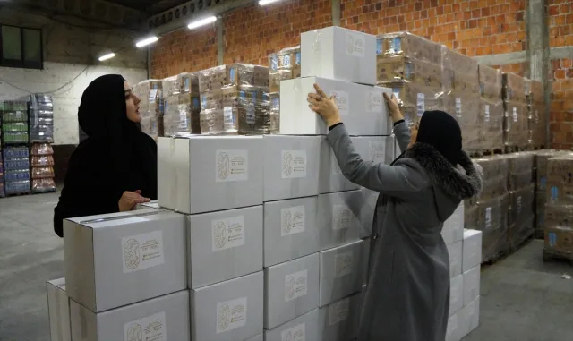 Sırbistanlı kadınlar, depremzede kadınlara yardım paketi hazırladı Sırbistanlı kadınlar, depremzede kadınlara yardım paketi hazırladı