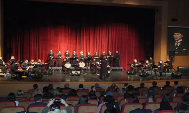 Sivas’ta THM korosu konser verdi Sivas’ta THM korosu konser verdi