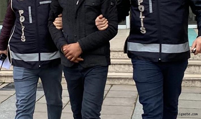 Taksiciyi gasbedip öldüren zanlı tutuklandı Taksiciyi gasbedip öldüren zanlı tutuklandı