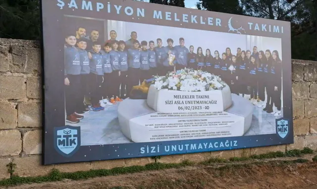 Türkiye’deki depremlerde yaşamını yitiren "Şampiyon Melekler" için ağıt Türkiye’deki depremlerde yaşamını yitiren "Şampiyon Melekler" için ağıt