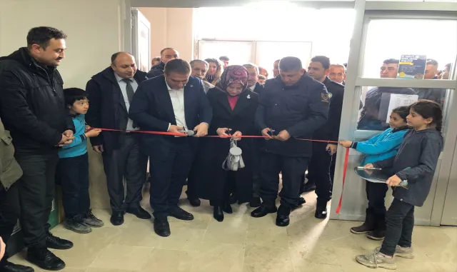 Ulaş İlkokulu depremzedeler için kermes düzenledi Ulaş İlkokulu depremzedeler için kermes düzenledi