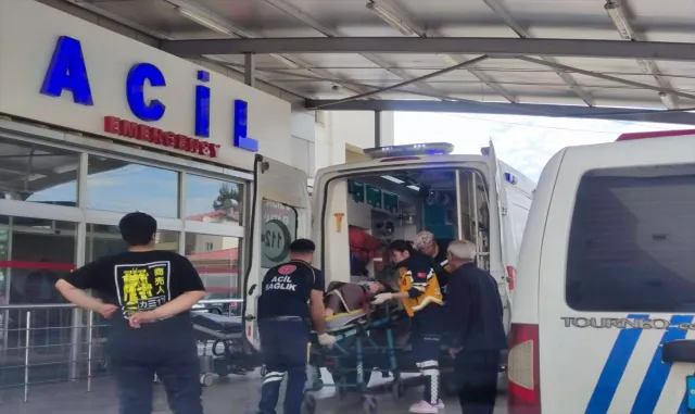 Adana’da eşini ve akrabasını silahla yaralayan şüpheli gözaltına alındı Adana’da eşini ve akrabasını silahla yaralayan şüpheli gözaltına alındı