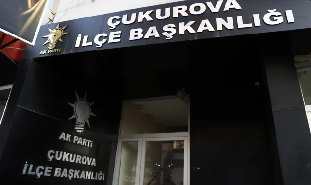 AK Parti Çukurova İlçe Başkanlığına silahla saldıran şüpheli tutuklandı AK Parti Çukurova İlçe Başkanlığına silahla saldıran şüpheli tutuklandı