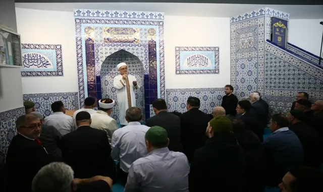 Avusturya, Fransa, Hollanda ve İsviçre’de Ramazan Bayramı namazı kılındı Avusturya, Fransa, Hollanda ve İsviçre’de Ramazan Bayramı namazı kılındı