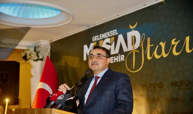 Bakan Dönmez, MÜSİAD Eskişehir Şubesinin iftarında konuştu: Bakan Dönmez, MÜSİAD Eskişehir Şubesinin iftarında konuştu: