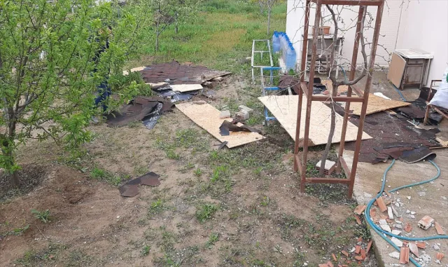 Çorum Dodurga’da kuvvetli rüzgar ve yağış etkili oldu Çorum Dodurga’da kuvvetli rüzgar ve yağış etkili oldu