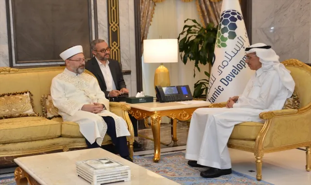 Diyanet İşleri Başkanı Erbaş, Cidde’de İslam Kalkınma Bankası Başkanı Al Jasser ile görüştü Diyanet İşleri Başkanı Erbaş, Cidde’de İslam Kalkınma Bankası Başkanı Al Jasser ile görüştü