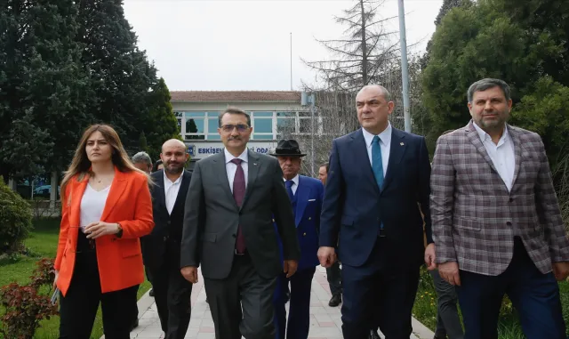 Enerji ve Tabii Kaynaklar Bakanı Dönmez, Eskişehir’de sanayici ve iş insanlarıyla buluştu: Enerji ve Tabii Kaynaklar Bakanı Dönmez, Eskişehir’de sanayici ve iş insanlarıyla buluştu: