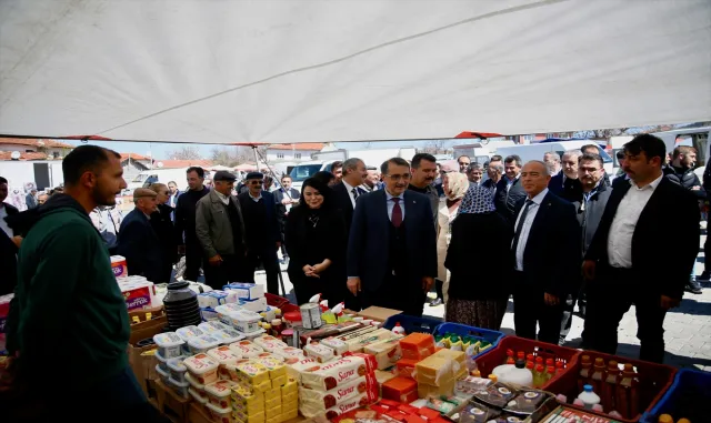 Enerji ve Tabii Kaynaklar Bakanı Dönmez, Eskişehir’in Seyitgazi ilçesinde konuştu: Enerji ve Tabii Kaynaklar Bakanı Dönmez, Eskişehir’in Seyitgazi ilçesinde konuştu: