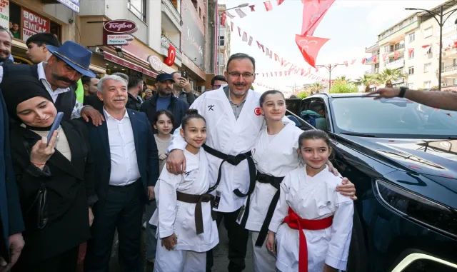 Gençlik ve Spor Bakanı Kasapoğlu, İzmir’de konuştu: Gençlik ve Spor Bakanı Kasapoğlu, İzmir’de konuştu: