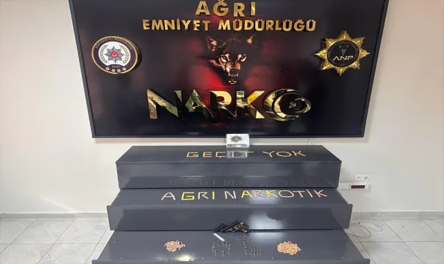 GÜNCELLEME - Ağrı’da uyuşturucu operasyonunda 2 zanlı tutuklandı GÜNCELLEME - Ağrı’da uyuşturucu operasyonunda 2 zanlı tutuklandı