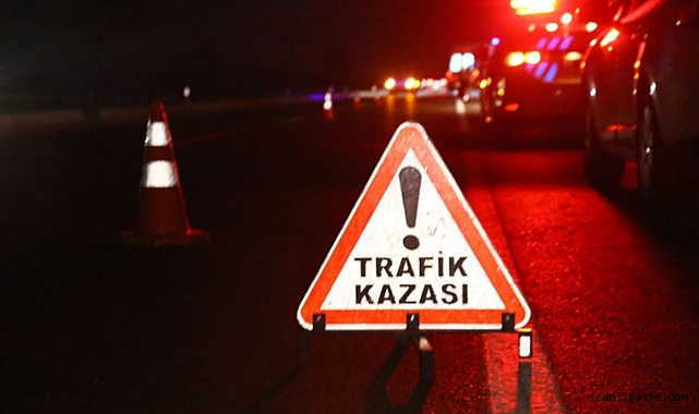 Hafif ticari araç dereye düştü: 4 kişi yaşamını yitirdi, 1 yaralı Hafif ticari araç dereye düştü: 4 kişi yaşamını yitirdi, 1 yaralı