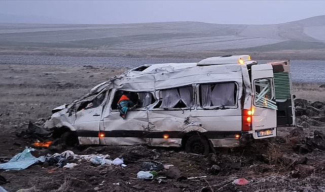 Kayseri’de minibüs şarampole devrildi! 2 ölü, 10 yaralı Kayseri’de minibüs şarampole devrildi! 2 ölü, 10 yaralı