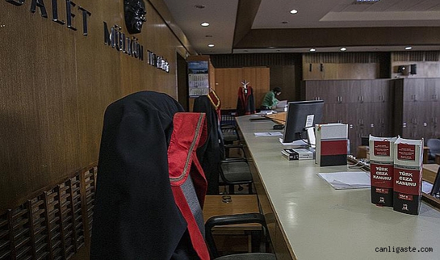 Kayseri’de uyuşturucu ticareti sanığı 10 yıl 5 ay hapis cezası aldı Kayseri’de uyuşturucu ticareti sanığı 10 yıl 5 ay hapis cezası aldı