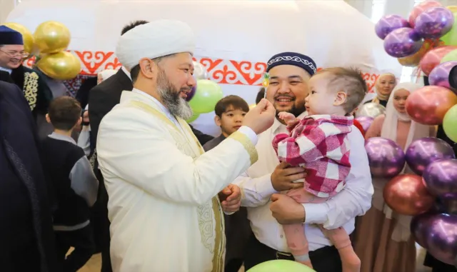 Kazakistan’da Ramazan Bayramı renkli etkinliklerle kutlanıyor Kazakistan’da Ramazan Bayramı renkli etkinliklerle kutlanıyor