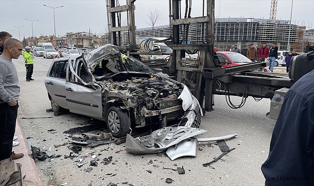 Konya’da otomobil park halindeki tıra çarptı! 1 ölü, 3 yaralı Konya’da otomobil park halindeki tıra çarptı! 1 ölü, 3 yaralı