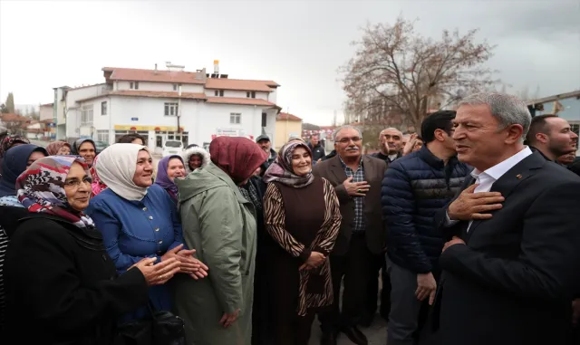Milli Savunma Bakanı Akar, TSK’nin gövde gösterisine hazırlandığını açıkladı Milli Savunma Bakanı Akar, TSK’nin gövde gösterisine hazırlandığını açıkladı