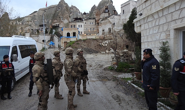 Nevşehir’de Kökünü Kurutma Operasyonu: 70 şüpheli yakalandı Nevşehir’de Kökünü Kurutma Operasyonu: 70 şüpheli yakalandı