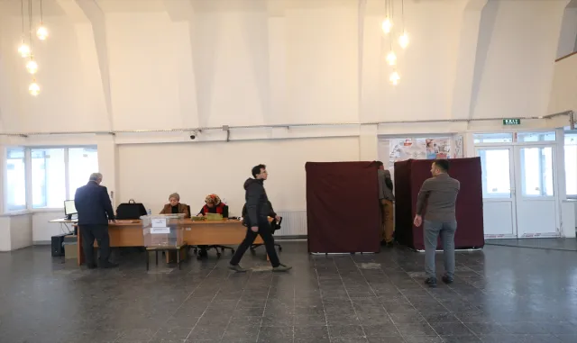 Sınır kapılarında oy verme işlemi başladı Sınır kapılarında oy verme işlemi başladı