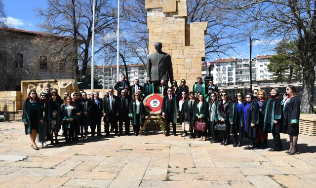 Sivas’ta 5 Nisan Avukatlar Günü kutlandı Sivas’ta 5 Nisan Avukatlar Günü kutlandı