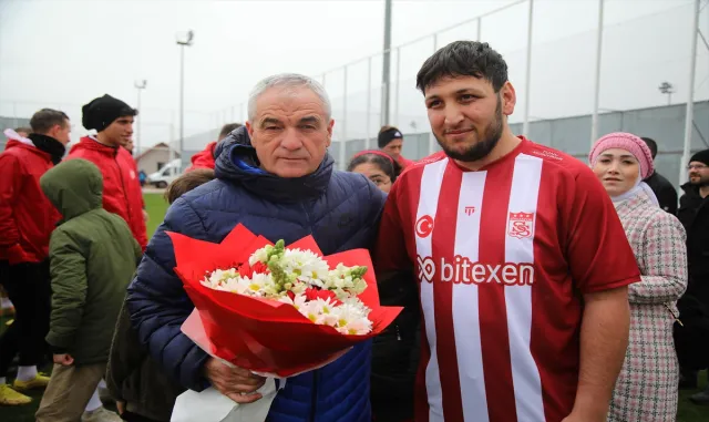 Sivasspor’da Başakşehir mesaisi devam ediyor Sivasspor’da Başakşehir mesaisi devam ediyor
