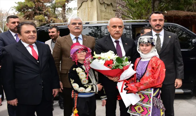 Tarım ve Orman Bakanı Kirişci, Burdur’da tarım sektörü temsilcileriyle buluştu: Tarım ve Orman Bakanı Kirişci, Burdur’da tarım sektörü temsilcileriyle buluştu: