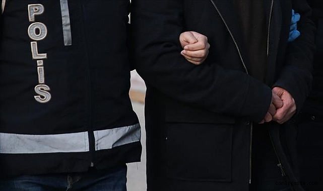 Trafikte tartıştığı sürücüyü takip etti, aracına zarar verdi