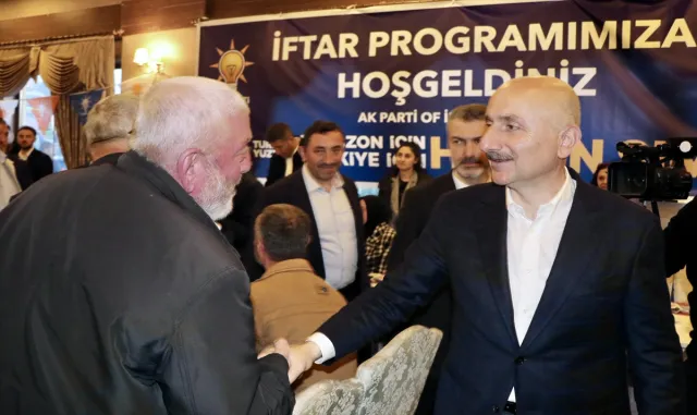 Ulaştırma ve Altyapı Bakanı Karaismailoğlu, Trabzon’da iftarda konuştu: Ulaştırma ve Altyapı Bakanı Karaismailoğlu, Trabzon’da iftarda konuştu: