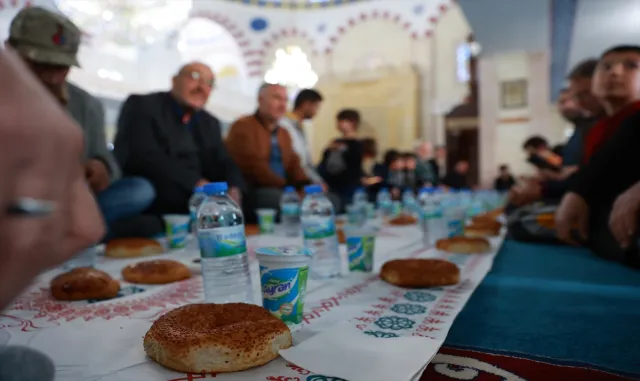 Ürgüp’te "Ümmet iftarı" düzenlendi Ürgüp’te "Ümmet iftarı" düzenlendi