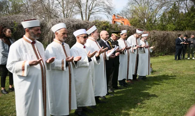Viyana Merkez Mezarlığı’nda Galiçya şehitleri için Kur’an-ı Kerim okundu Viyana Merkez Mezarlığı’nda Galiçya şehitleri için Kur’an-ı Kerim okundu