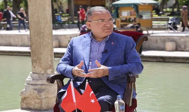 Adalet Bakanı Bozdağ, canlı yayında soruları yanıtladı: Adalet Bakanı Bozdağ, canlı yayında soruları yanıtladı: