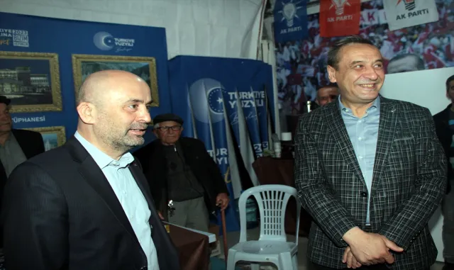 AK Parti Beypazarı İlçe Başkanı Mehmet Gökgöz milletvekili adaylarına köy gezilerinde refakat ediyor AK Parti Beypazarı İlçe Başkanı Mehmet Gökgöz milletvekili adaylarına köy gezilerinde refakat ediyor