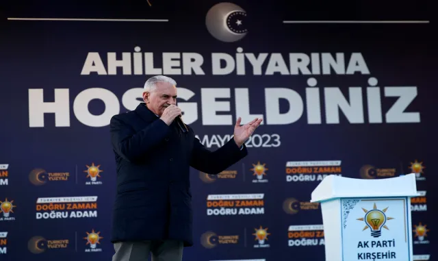 AK Parti Genel Başkanvekili Binali Yıldırım, Kırşehir’de gençlerle bir araya geldi: AK Parti Genel Başkanvekili Binali Yıldırım, Kırşehir’de gençlerle bir araya geldi: