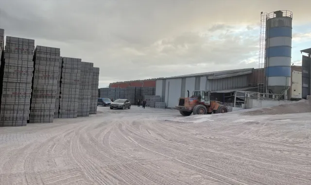 Aksaray’da briket fabrikasında makineye sıkışan kişi öldü Aksaray’da briket fabrikasında makineye sıkışan kişi öldü