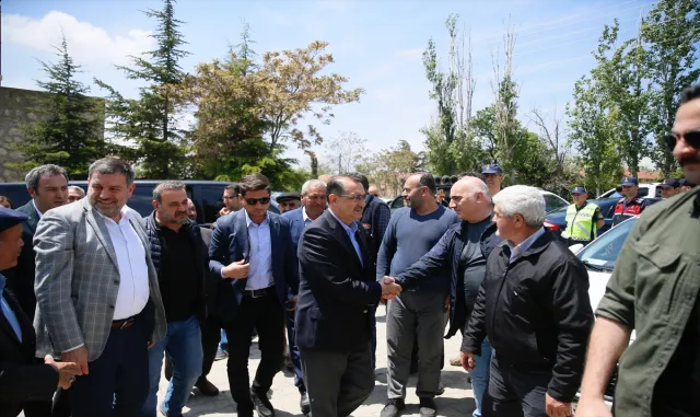 Bakan Dönmez, Eskişehir’de vatandaşlara hitap etti: Bakan Dönmez, Eskişehir’de vatandaşlara hitap etti: