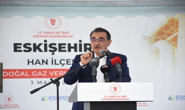 Bakan Dönmez, Eskişehir’in Han ilçesine doğal gaz verme törenine katıldı: Bakan Dönmez, Eskişehir’in Han ilçesine doğal gaz verme törenine katıldı: